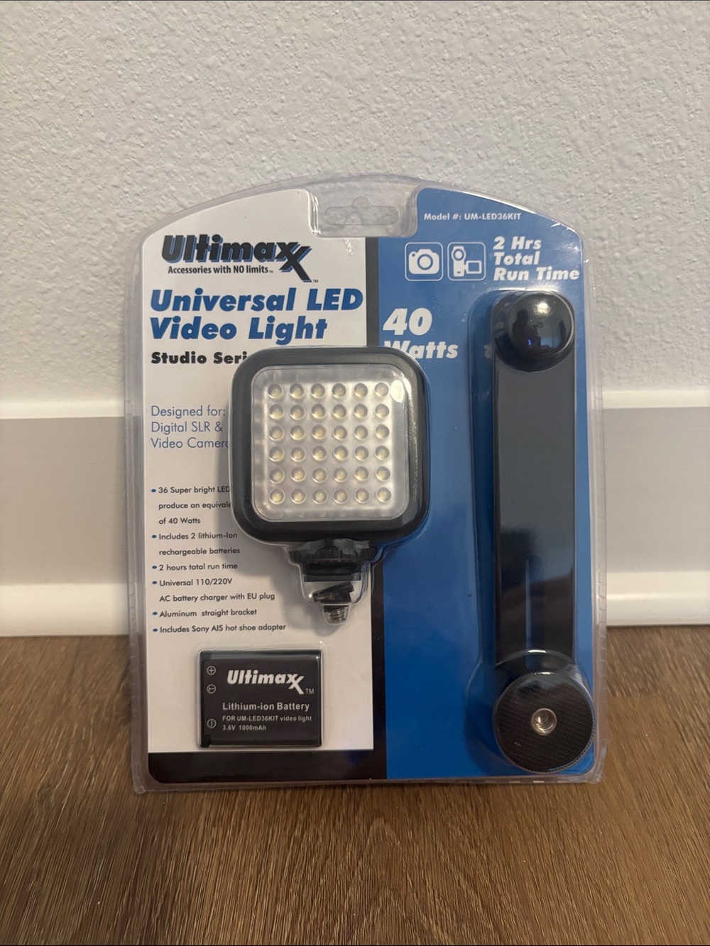 ULTIMAXX UNIVERSAL LED VIDEO LIGHT STUDIO SERIES - MODEL - UM-LED36KIT - SEALED